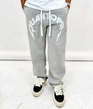 Load image into Gallery viewer, ARC BADGE SWEATPANTS - GREY
